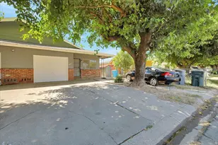 1056 Hedge Ave, Olivehurst, CA 95961 - Photo 3