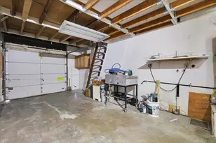 1056 Hedge Ave, Olivehurst, CA 95961 - Photo 17