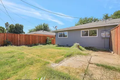1056 Hedge Avenue, Olivehurst, CA 95961 - Photo 23