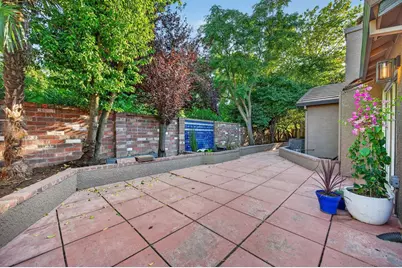 9208 Cerrolinda Circle, Elk Grove, CA 95758 - Photo 25