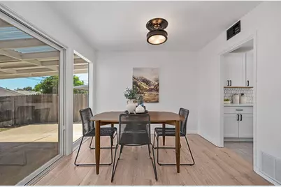 5822 Hemlock Street, Sacramento, CA 95841 - Photo 11