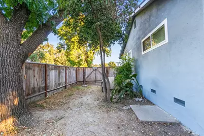 902 Granada, Los Banos, CA 93635 - Photo 19