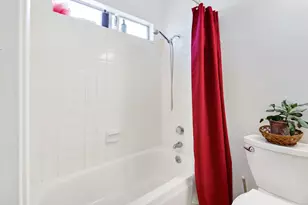 7570 Burgoyne Ln, Sacramento, CA 95823 - Photo 15