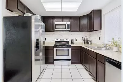 7570 Burgoyne Lane, Sacramento, CA 95823 - Photo 5