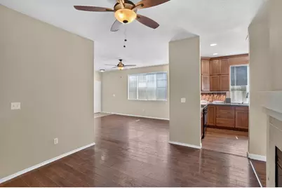 8874 Mandalay Way, Elk Grove, CA 95624 - Photo 9