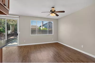 8874 Mandalay Way, Elk Grove, CA 95624 - Photo 11