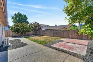 8874 Mandalay Way, Elk Grove, CA 95624 - Photo 37