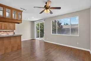 8874 Mandalay Way, Elk Grove, CA 95624 - Photo 13