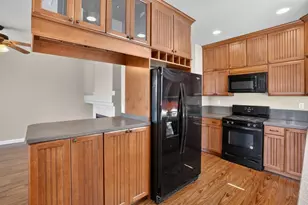 8874 Mandalay Way, Elk Grove, CA 95624 - Photo 19