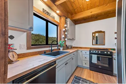 17500 Winding Oaks Road, Grass Valley, CA 95949 - Photo 19