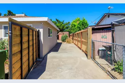 1547 Maddux Avenue, Modesto, CA 95358 - Photo 29