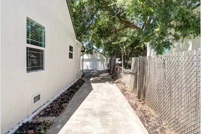2539 Clay Street, Sacramento, CA 95815 - Photo 23