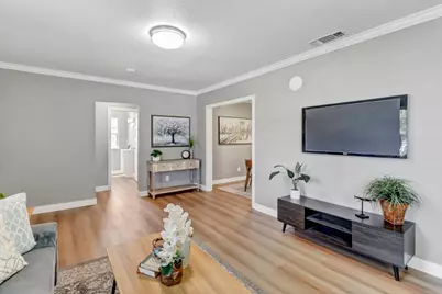 2539 Clay Street, Sacramento, CA 95815 - Photo 5