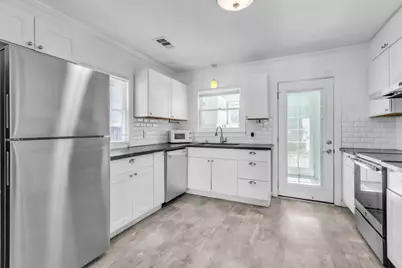 3211 32nd St, Sacramento, CA 95817 - Photo 9