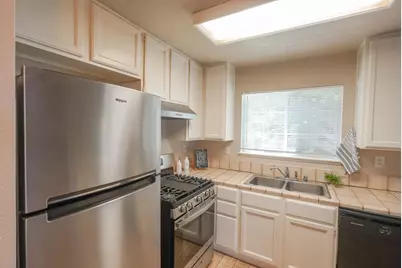 415 W J Street, Los Banos, CA 93635 - Photo 3