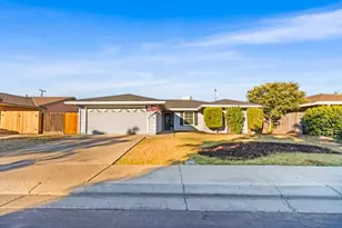 1542 Greenwood Way, Los Banos, CA 93635 - Photo 1