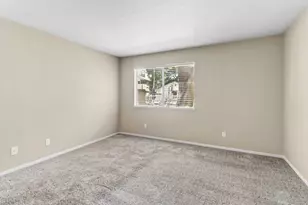 5875 Gloria Dr, Sacramento, CA 95822 - Photo 41