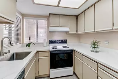 5875 Gloria Drive #7, Sacramento, CA 95822 - Photo 25