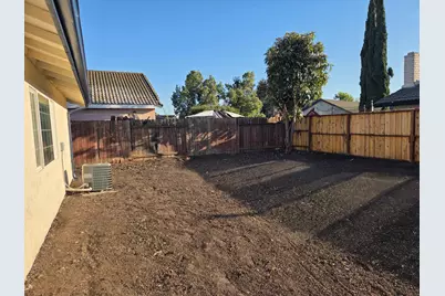 8043 Grenoble Way, Stockton, CA 95210 - Photo 11