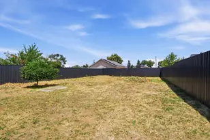 19906 Geer Ave, Hilmar, CA 95324 - Photo 19