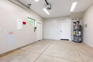 2611 26th St, Sacramento, CA 95818 - Photo 55