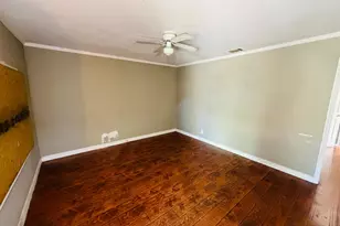 5225 Gordon Dr, Sacramento, CA 95824 - Photo 11