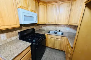 5225 Gordon Dr, Sacramento, CA 95824 - Photo 15