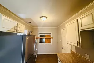 5225 Gordon Dr, Sacramento, CA 95824 - Photo 7