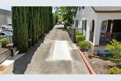 5652 Broadway, Sacramento, CA 95820 - Photo 43