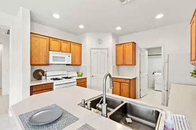 260 Mill Valley Circle, Sacramento, CA 95835 - Photo 11