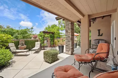 8 S Fairmont Avenue, Lodi, CA 95240 - Photo 9