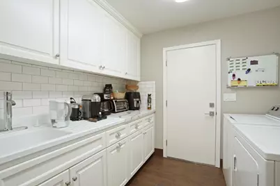 8 S Fairmont Avenue, Lodi, CA 95240 - Photo 25