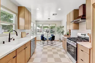 3819 Kroy Way, Sacramento, CA 95820 - Photo 9
