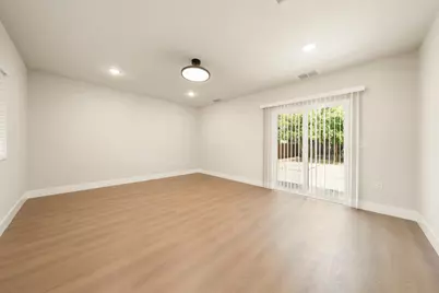 5523 Cottonwood Avenue, Olivehurst, CA 95961 - Photo 7