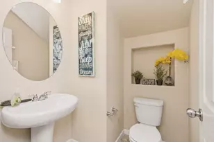 320 Bathbridge Ln, Sacramento, CA 95823 - Photo 15