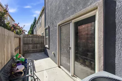 320 Bathbridge Lane, Sacramento, CA 95823 - Photo 17