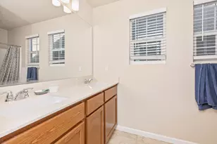 320 Bathbridge Ln, Sacramento, CA 95823 - Photo 31