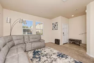 320 Bathbridge Ln, Sacramento, CA 95823 - Photo 5