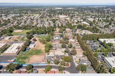 1812 Innsbrook Drive, Modesto, CA 95350 - Photo 37