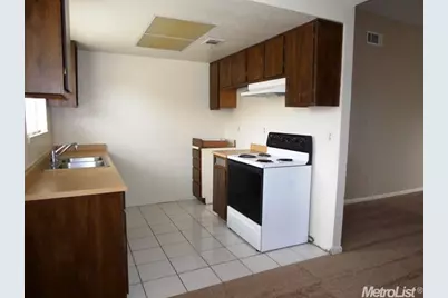 8964 Laguna Vista Court, Elk Grove, CA 95624 - Photo 9