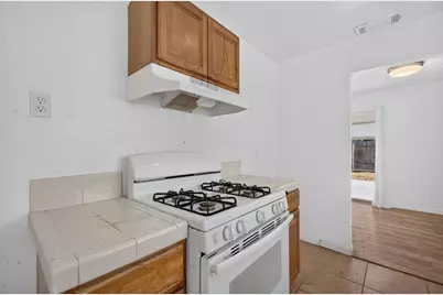 2176 68th Avenue, Sacramento, CA 95822 - Photo 11