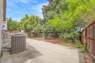 6937 Hollybrook Dr, Sacramento, CA 95823 - Photo 55