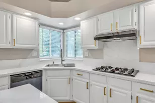 6937 Hollybrook Dr, Sacramento, CA 95823 - Photo 15