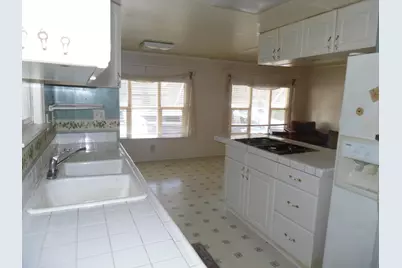 E Yosemite Avenue #143, Manteca, CA 95336 - Photo 7