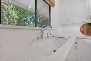 1128 Commons Dr, Sacramento, CA 95825 - Photo 11