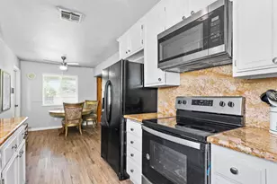 6204 Dewar Way, North Highlands, CA 95660 - Photo 19