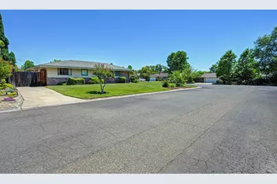 2800 Ashbourne Drive, Sacramento, CA 95821 - Photo 13