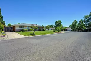 2800 Ashbourne Dr, Sacramento, CA 95821 - Photo 13