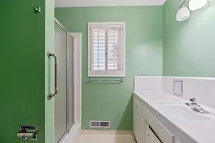 817 Hampshire Ct, Modesto, CA 95350 - Photo 19