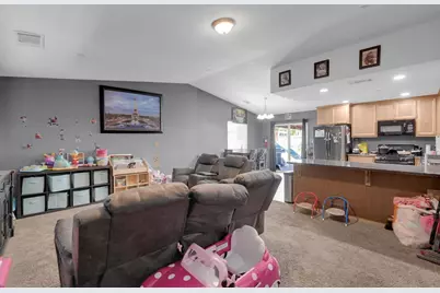 7480 W Meadowlark Court, Winton, CA 95388 - Photo 5